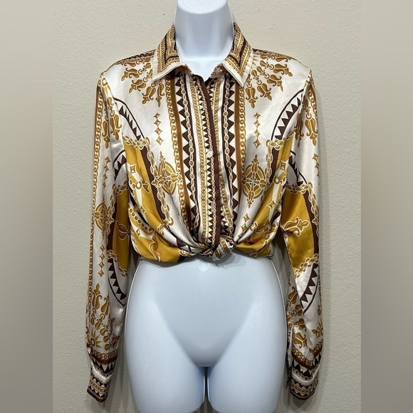 Her Bottaire down botton shirt Size M White and Gold - Picture 2 of 7